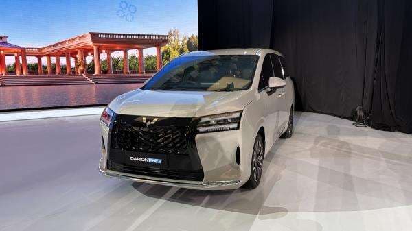 Harga dan Spesifikasi Mobil Wuling Darion yang Mirip Alphard