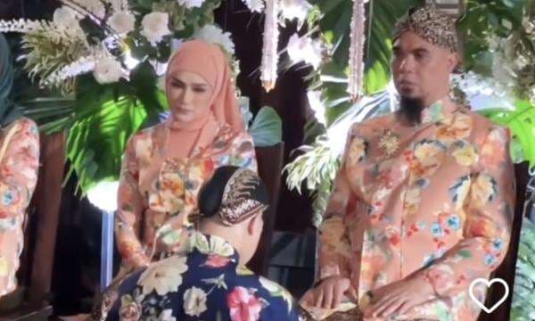 Punya 2 Ibu, Setelah Bersimpuh ke Maia Estianti Al Ghazali Sungkeman pada Mulan Jameela