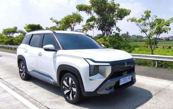 Dilengkapi Panoramic Sunroof dan 64 Warna Lampu Embient, Harga Mitsubishi Destinator Diumumkan di GIIAS 2025 Dilengkapi Panoramic Sunroof dan 64 Warna Lampu Embient, Harga Mitsubishi Destinator Diumumkan di GIIAS 2025