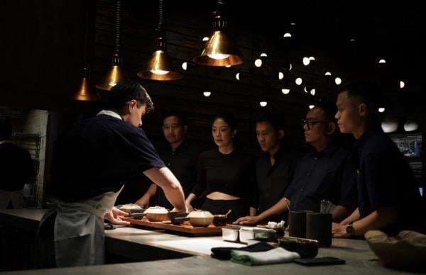 Mengintip Cara Memasak dengan Api dan Asap ala Chef Edoardo Pellicano Mengintip Cara Memasak dengan Api dan Asap ala Chef Edoardo Pellicano