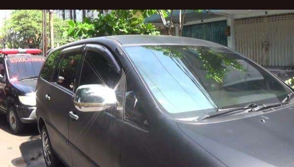 Surabaya Geger, Sejoli Ditemukan Tewas Dalam Mobil Innova