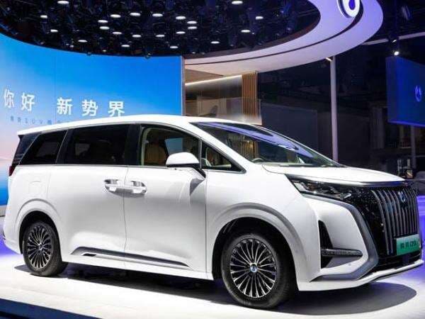 Denza D9 Jadi Mobil Mewah Paling Laku di Indonesia, Harganya Rp950 Juta