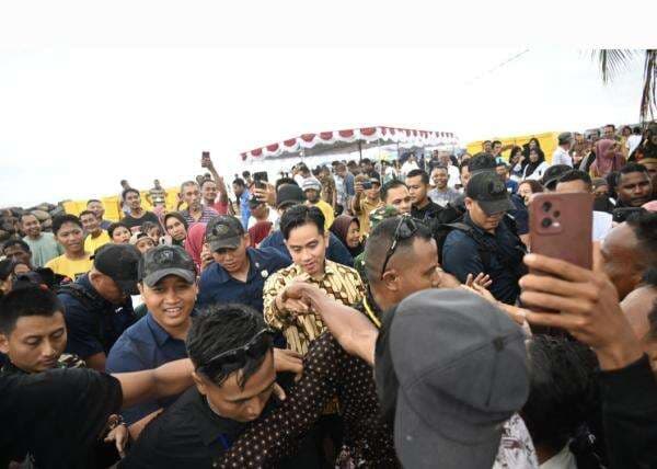 Berkunjung ke NTT, Wapres Beri Bantuan ke Petani dan Nelayan