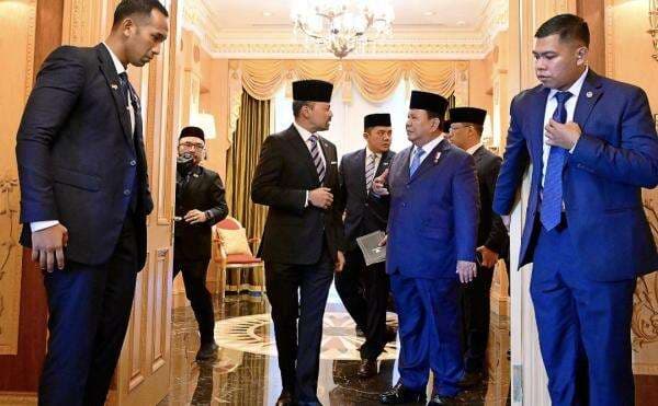 Prabowo Dijemput Langsung Putra Mahkota Brunei Menuju Istana Nurul Iman
