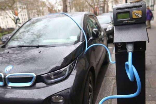 Insentif Kendaraan Listrik Mau Dihentikan, DEN Wanti-Wanti soal Subsidi BBM