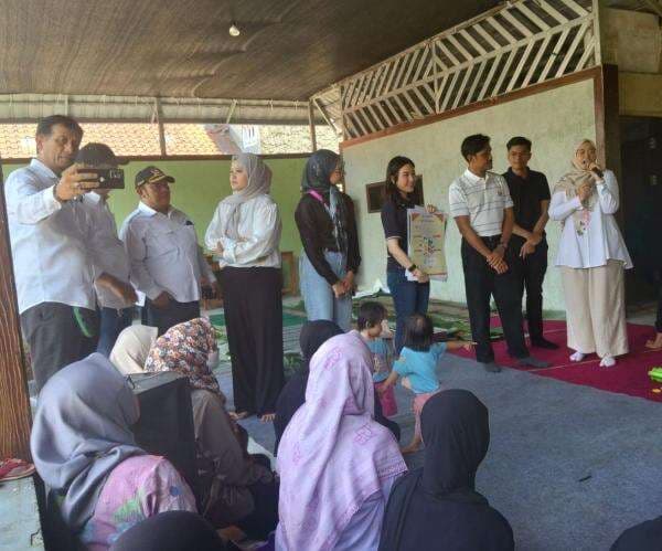 Liwetan Bersama Warga, Ketum Perindo Angela Tanoesoedibjo Beri Edukasi Cegah Stunting