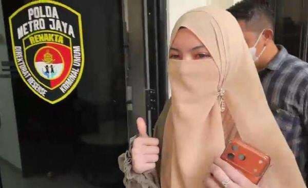 Jaga Marwah Perempuan, Wardatina Mawa Tolak Komunikasi dengan Pria yang Mendekati