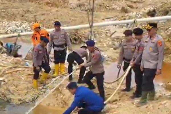 8 Korban Tewas Longsor Tambang Emas Liar di Sarolangun Dievakuasi, 4 Luka Berat