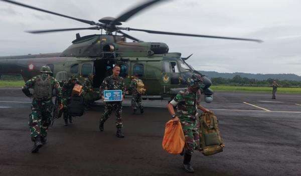 Banjir Bandang Sibolga, Helikopter Caracal TNI AU Droping Bantuan ke Lokasi yang Sulit Dijangkau