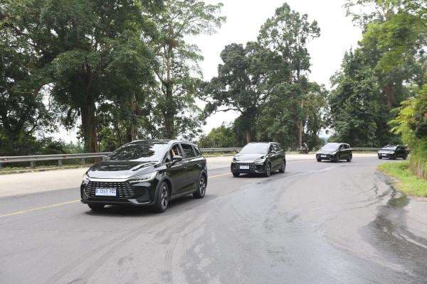 BYD M6 DM Diuji di Jalur Puncak Berastagi, Segini Konsumsi BBM-nya