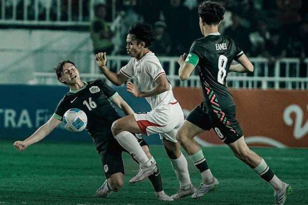 Hasil Timnas Indonesia U-19 vs Australia U-19 di Babak I: Terus Digempur, Benteng Garuda Muda Masih Kokoh Hasil Timnas Indonesia U-19 vs Australia U-19 di Babak I: Terus Digempur, Benteng Garuda Muda Masih Kokoh