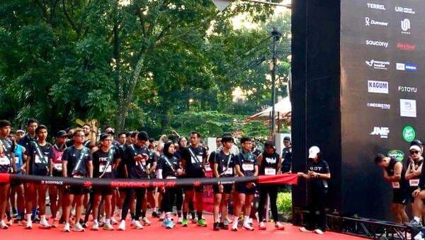 JNE Dukung Gaya Hidup Aktif Lewat Bodypack Relay 2025