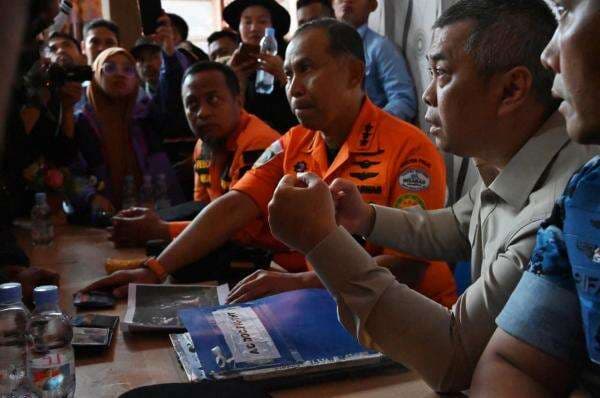 Menhub Tinjau Posko SAR Pencarian Pesawat ATR 42-500 di Sulsel