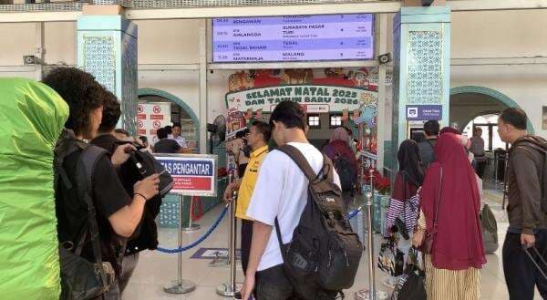 Libur Nataru, 41 Ribu Penumpang Kereta Tinggalkan Jakarta Hari Ini