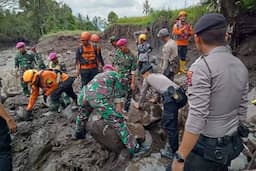 14 Orang Dilaporkan Masih Hilang Akibat Banjir Bandang Sumatera Barat