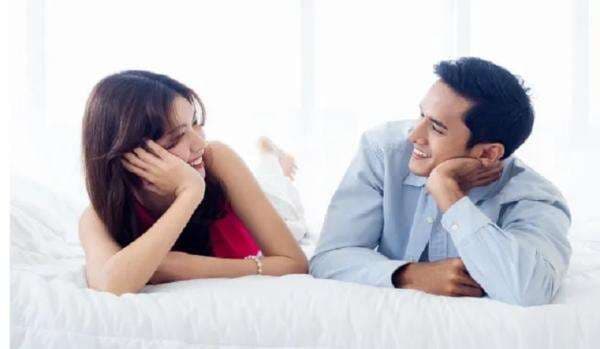 9 Posisi Hubungan Intim yang Disukai Istri, Suami Harus Tahu!