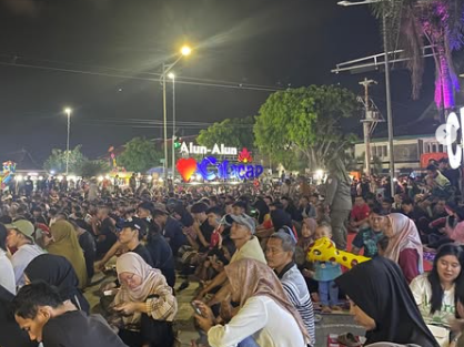 Waduh! Nobar Timnas di Alun-alun Cilacap Diwarnai Sampah Berserakan, Bupati: Akan Kami Kaji Ulang