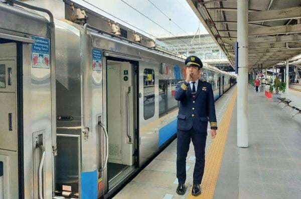 Ada HUT ke-80 TNI di Monas, KA Jarak Jauh juga Berhenti di Stasiun Jatinegara Ada HUT ke-80 TNI di Monas, KA Jarak Jauh juga Berhenti di Stasiun Jatinegara