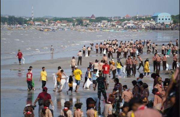 36 Ribu Pramuka Kumpul, Bersihkan 80 Pantai di Jawa Timur