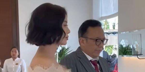 Ari Lasso dan Dearly Djoshua: Benarkah Pengusaha Kuliner Ini Jadi Pasangan Baru Sang Penyanyi?