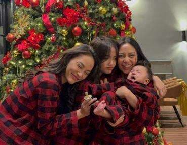Momen Erika Carlina Rayakan Natal Perdana Bareng Anak