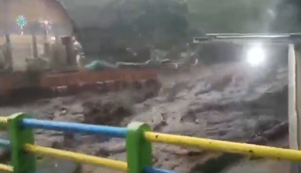 Banjir Bandang Rusak Parah Fasilitas Wisata Guci, Pancuran Ikonik Hancur