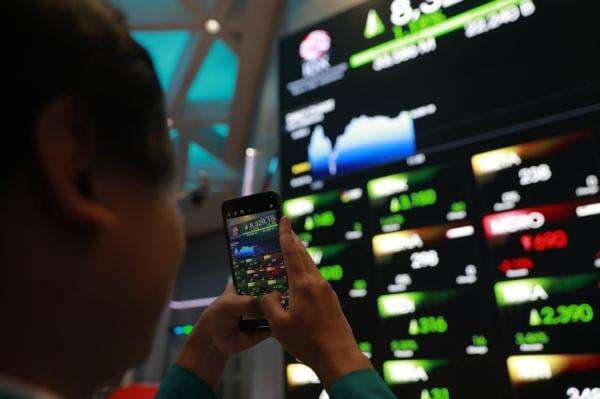 Deretan Saham Ini Melonjak hingga 77 saat IHSG Merosot 8,69 di Minggu Ini