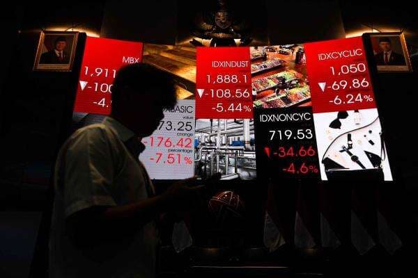 IHSG Hari Ini Dibuka di Zona Merah, Mayoritas Sektor Melemah