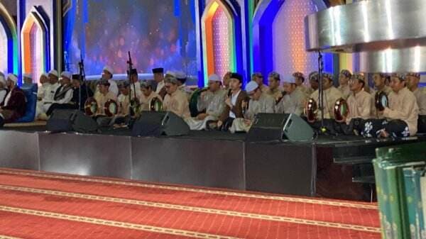 Sholawat Gus Azmi Buka Acara Cahaya Hati Indonesia di Masjid Istiqlal Malam Ini Sholawat Gus Azmi Buka Acara Cahaya Hati Indonesia di Masjid Istiqlal Malam Ini