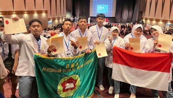 7 Siswa SMA Al Ulum Terpadu Raih Perak di Ajang Internasional WYIE 2025 di Malaysia