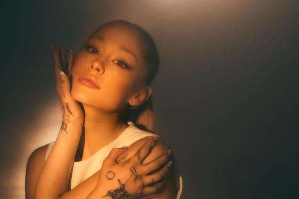 Ariana Grande Diserang Fans saat Premiere Film Wicked di Singapura