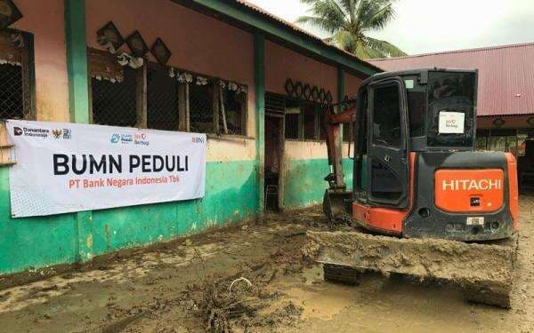 Dukung Pemulihan Pendidikan, BNI Bersihkan Sekolah Terdampak Banjir di Aceh Utara