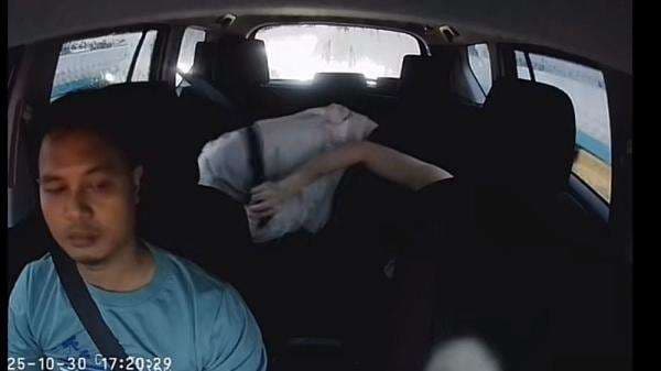 Viral WN Korea Ngamuk di Taksi Online gegara Terjebak Macet di Jakarta Selatan