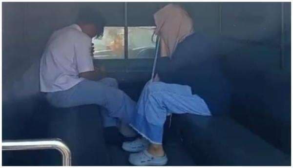 Pasangan Sejoli Dipergoki Mesum di dalam Mobil Terparkir di Halaman Masjid Quba, Masih Pelajar