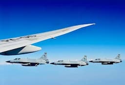 Momen 6 Jet Tempur Pakistan Kawal Kedatangan Prabowo ke Islamabad