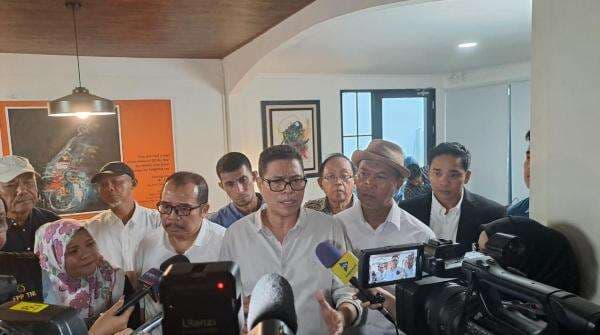 Faizal Assegaf Dorong Kasus Roy Suryo Cs Dimediasi dan Minta Polri Tetap di Bawah Presiden