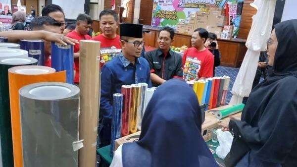 Pecinta Stiker Ramaikan Kopdarnas KPPS VII Bukittinggi, Motor Vario Tiffany Gold Jadi Bintang