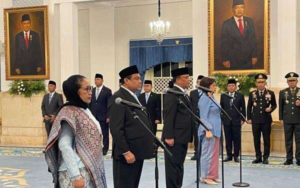 Prabowo Lantik Nanik S Deyang Jadi Kepala BGN, Agustina dan Trenggono Wakil Prabowo Lantik Nanik S Deyang Jadi Kepala BGN, Agustina dan Trenggono Wakil