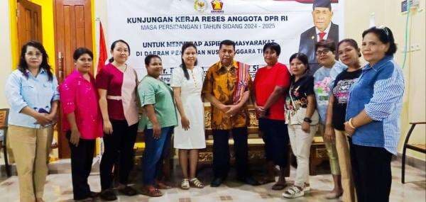 Reses: Esthon Foenay,  Anggota Komisi II DPR RI Disambut Hangat, Warga Sampaikan Harapan