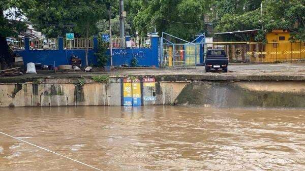 Air Kiriman dari Katulampa Diprediksi Tiba di Pintu Air Manggarai Sore Ini