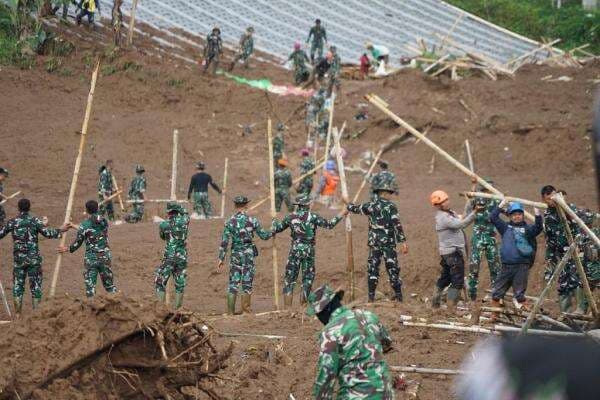 KSAL: 23 Prajurit Marinir Terimbun Longsor Cisarua Bandung Barat saat Latihan
