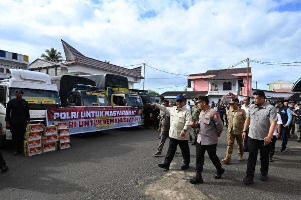 Dampingi Tinjau Korban Banjir Sumut, Kapolri Ungkap Instruksi Penting Presiden