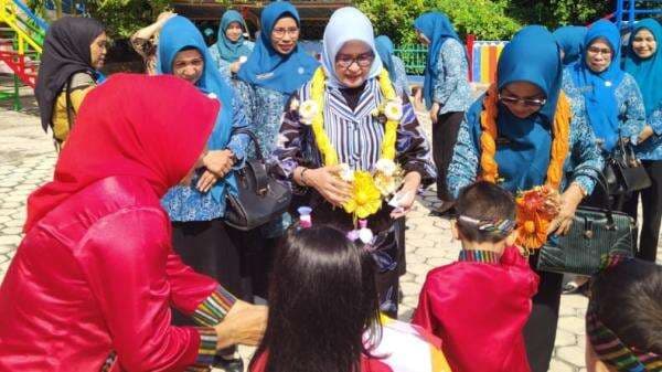 Ketua TP-PKK Butur Tinjau TK Negeri Pertiwi, Pastikan Penanganan Stunting dan Kesejahteraan Guru