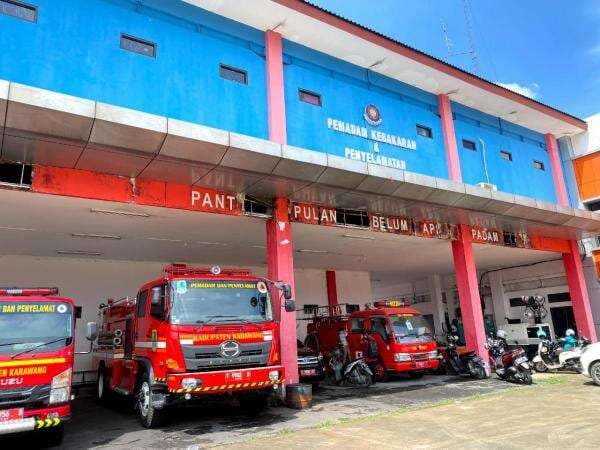 Kala Sirine Damkar Karawang Jadi Alarm Cinta