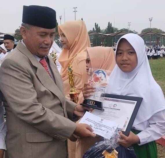 Ainun Mahya Fairuz, Siswi MDTA Asal Indramayu Sabet Juara Pertama Lomba Kaligrafi Tingkat Nasional