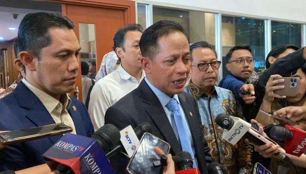 Didesak Mundur Gegara Bencana Sumatera, Menteri LH: Saya Berserah Sepenuh Tenaga!