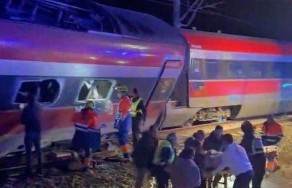 Cerita Penumpang saat 2 Kereta Cepat Tabrakan di Spanyol: Seperti Gempa!
