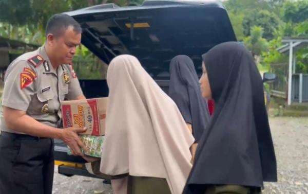 Siswa Sespima Polri Angkatan 73 Tebar Berkah Ramadan di Makassar Siswa Sespima Polri Angkatan 73 Tebar Berkah Ramadan di Makassar