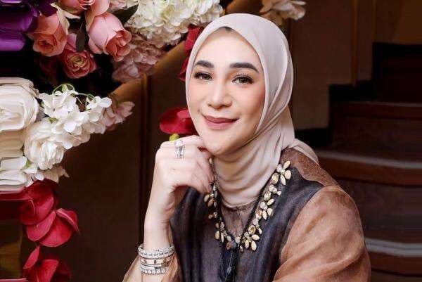 Masih Jetlag, Erin Taulany Absen dari Sidang Cerai