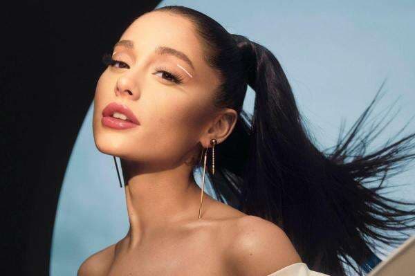 Ariana Grande Positif COVID-19 di Tengah Promosi Film Wicked: For Good